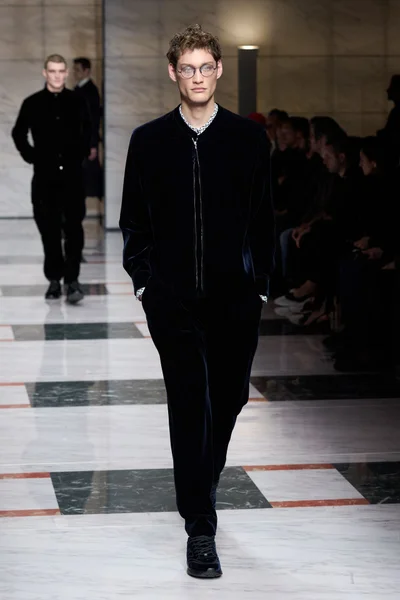 Look 47